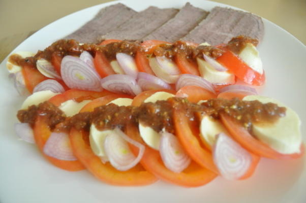 salada de bocconcini e tomate