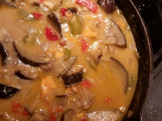 tailandesa berinjela e kumara curry com cevada (baixo gi)