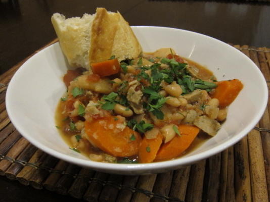 cassoulet de feijão branco com aroma de tomilho