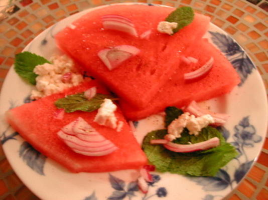 salada de melancia e feta com molho ouzo