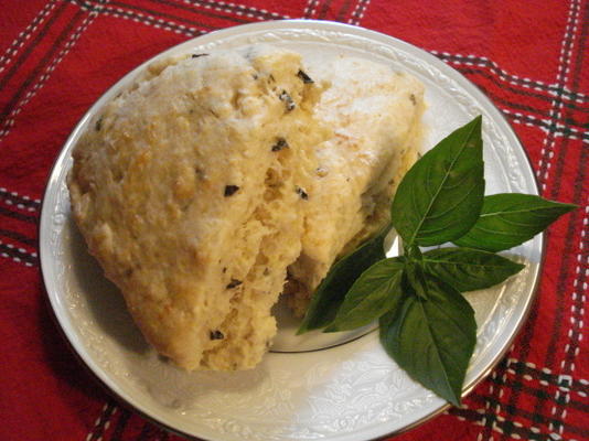 bolinhos de parmesão e manjericão