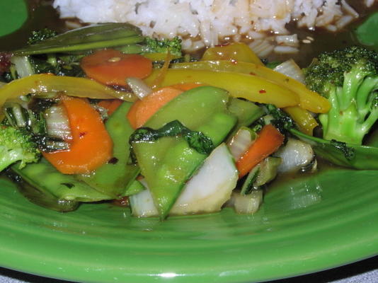 estilo asiático mel vegetais stir fry
