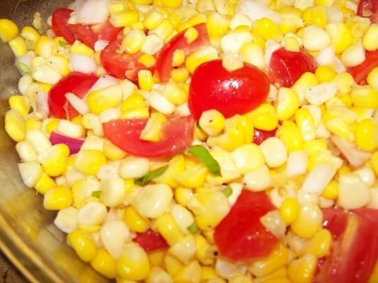 salada fresca de milho e tomate