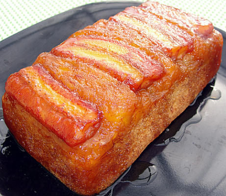 Bolo de pão de banana caramelizada