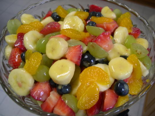 salada de frutas frescas e cremosa