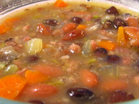 baixo carboidrato presunto e sopa de feijão preto