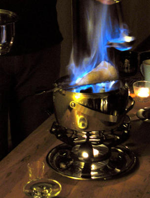 feuerzangenbowle (ponche queimado, bebida alemã tradicional)