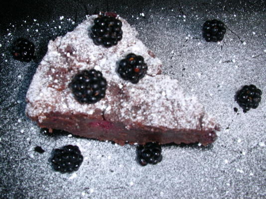 bolo de chocolate com amora