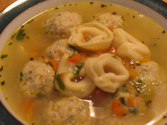 almôndega de frango e sopa de tortellini - tyler florença