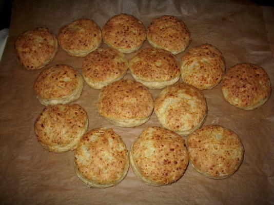 biscoitos de queijo cottage com ervas