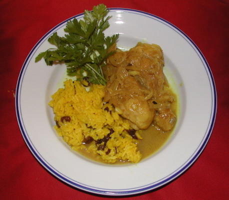 arroz malaio amarelo com passas