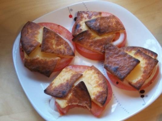 fatias de tomate assado com queijo gouda