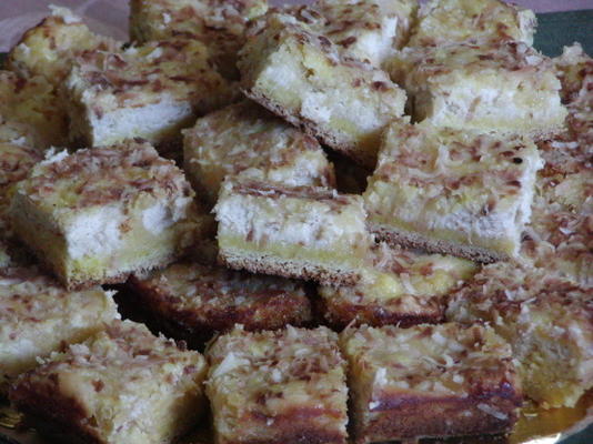bolo de queijo de abacaxi de coco
