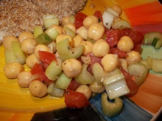 salada de grão de bico com cominho assado