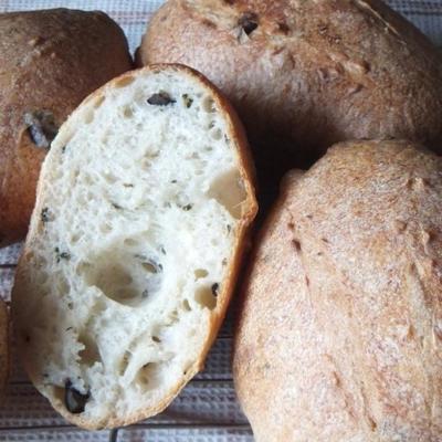 pão de azeitona e tomilho