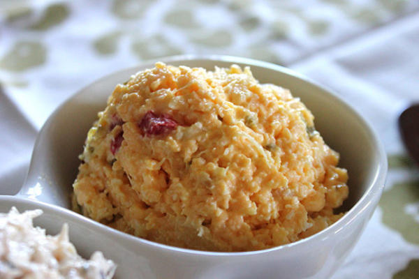 salada de queijo pimento