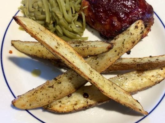 assado em fatias de batata de alho de forno