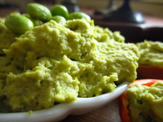 edamame hummus (alegria bauer)
