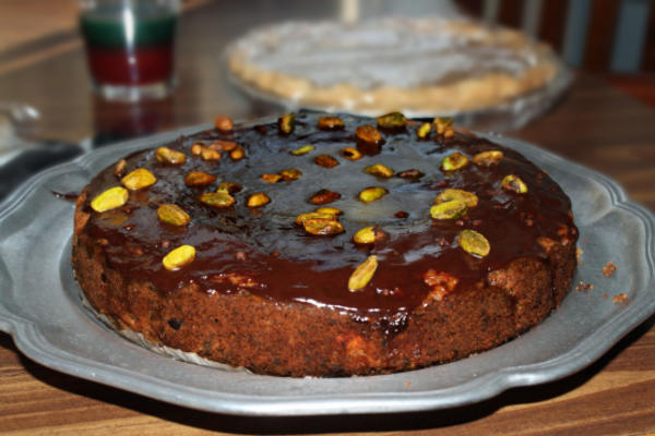 chocolate escuro, pêra, bolo de pistache