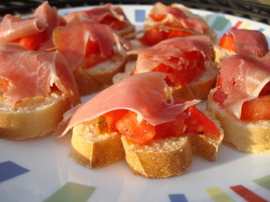 pão de tomate espanhol com jamon serrano (presunto serrano)