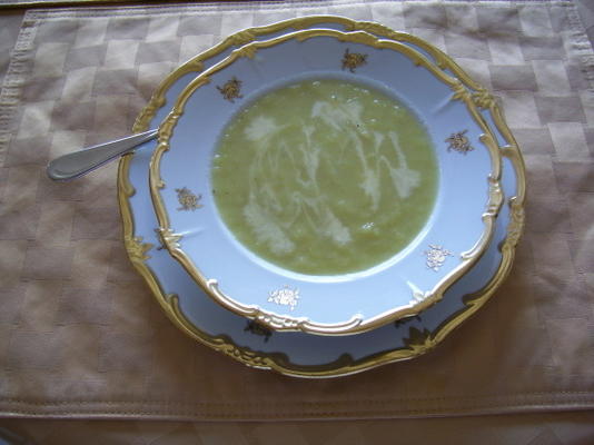 vichyssoise creme de alho-poró