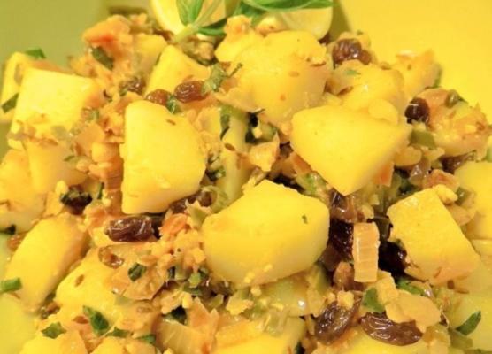 batatas de inspiração indiana com hortelã