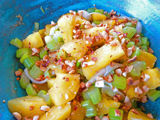 abacaxi indonésio e salada de aipo - selada nanas