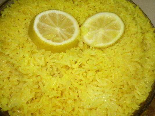 geys rys assados ​​(arroz amarelo)