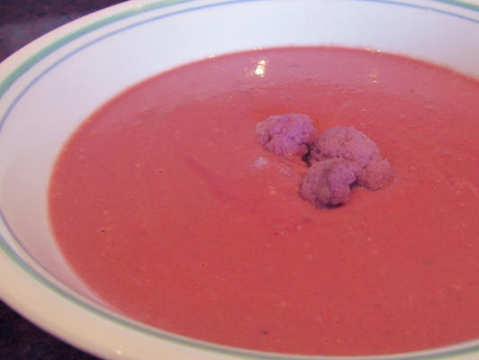 Sopa roxa da paixão! sopa de couve-flor e batata