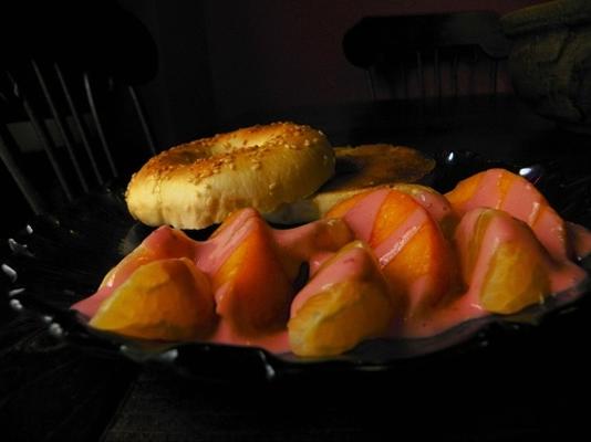 mergulho de fruta rosa quente