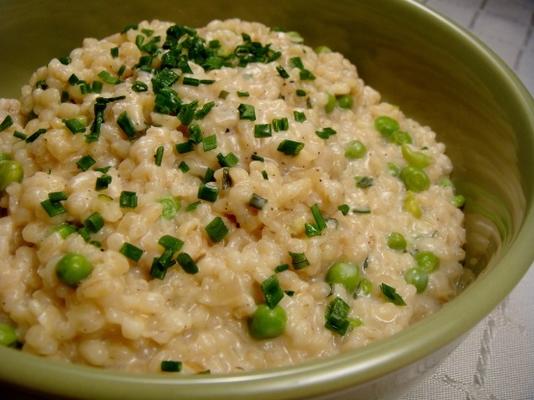 cevada cremosa com ervilhas e cebolinha