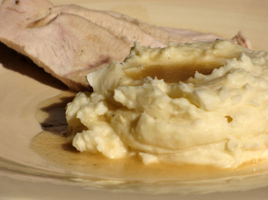 peito de peru assado lentamente com molho