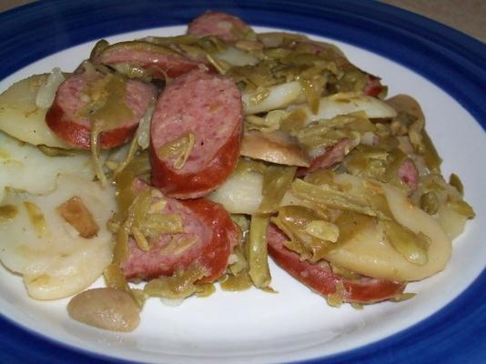 batata / feijão verde / frigideira de salsicha de cogumelo