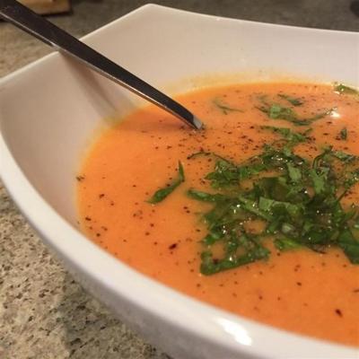 creme de sopa de tomate fresco
