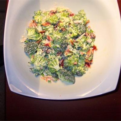 salada de bacon e brócolis