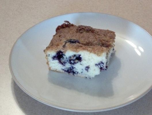 bolo de lanche de mirtilo com cobertura de streusel