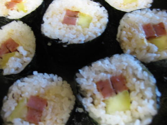 rolos de spam maki sushi