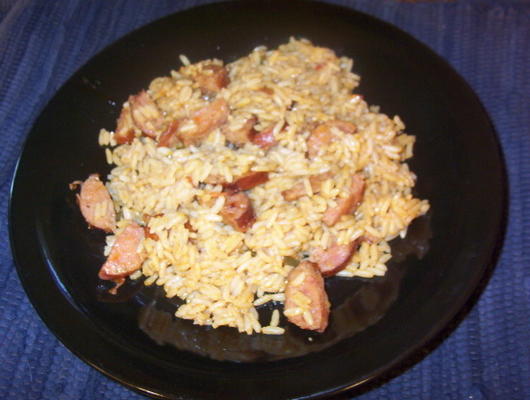 jambalaya com salsicha polonesa