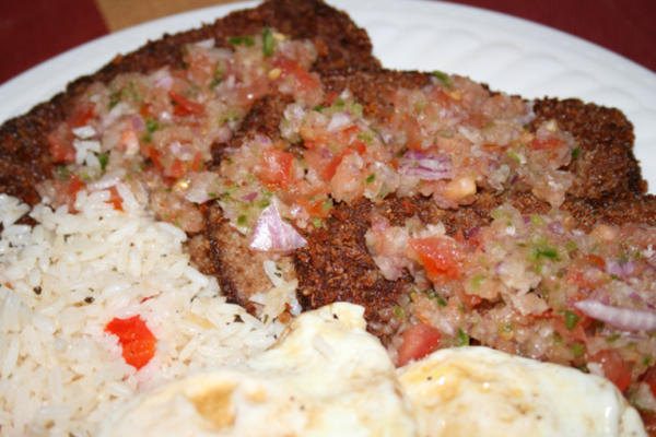 silpancho (tradicional refeição boliviana)