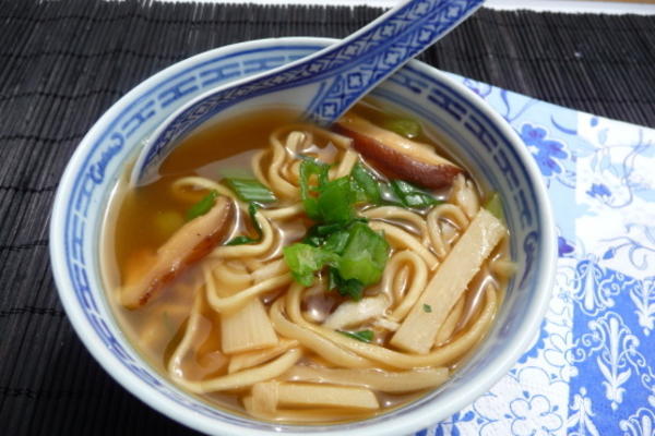 macarrão na sopa