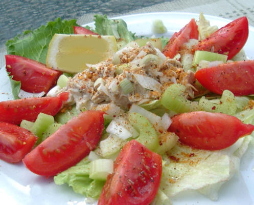 trio de salada de t (atum, tomate e estragão)