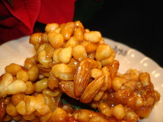 bolas de mel italiano (pignolata ou struffoli)
