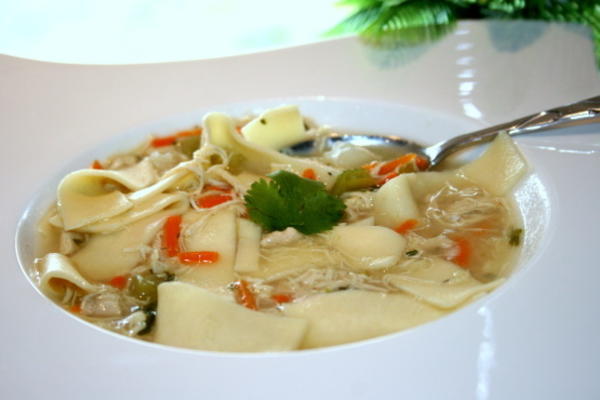 sopa de galinha para um resfriado