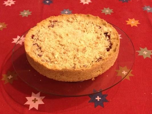 torta de geléia de framboesa com amêndoa crumble