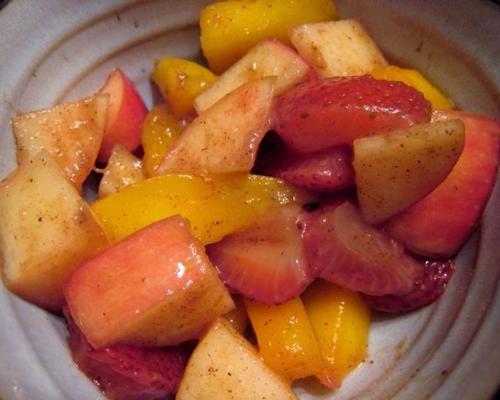 salada de frutas com especiarias chinesas
