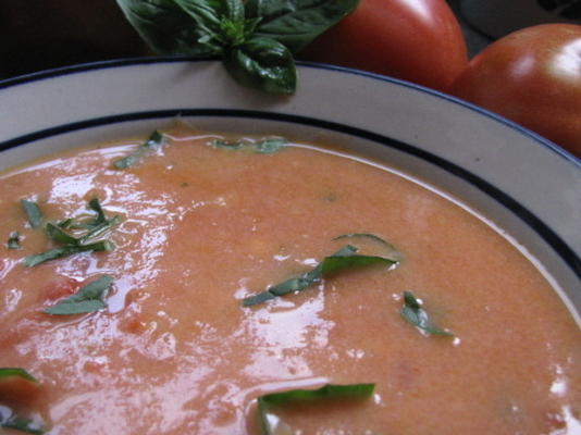 sopa de tomate e gorgonzola