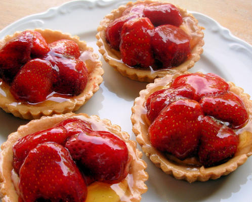 mini tortas de morango silvestre - barquitos de fraises des bois