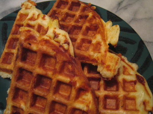 waffles de cheddar defumado