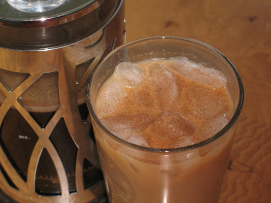 refrigerador de café gelado da avelã