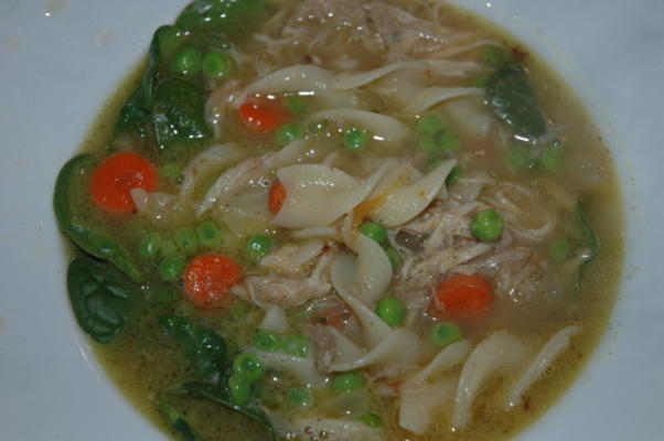 sopa de macarrão de galinha de beauchamp